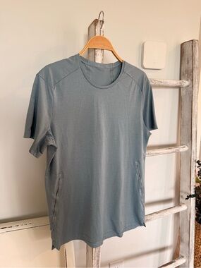 Lululemon Fast and Free Short Sleeve Running Shirt Blue Gray Mens Size Medium